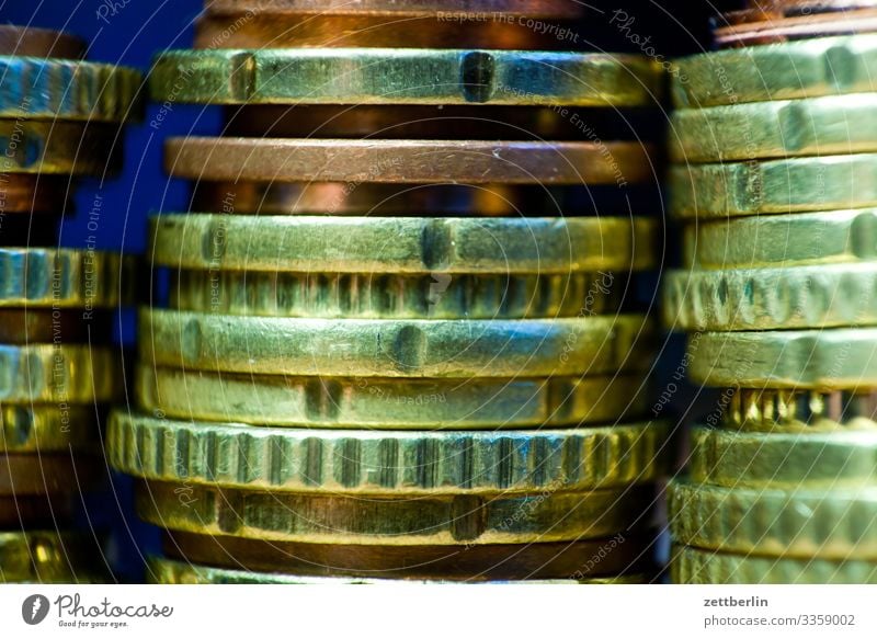 Kleingeld in Großaufnahme Geldinstitut Bargeld bestechung bezahlen Einkommen Einnahme Euro Kapitalwirtschaft Geldmünzen korruption papiergeld Schwarzgeld sparen