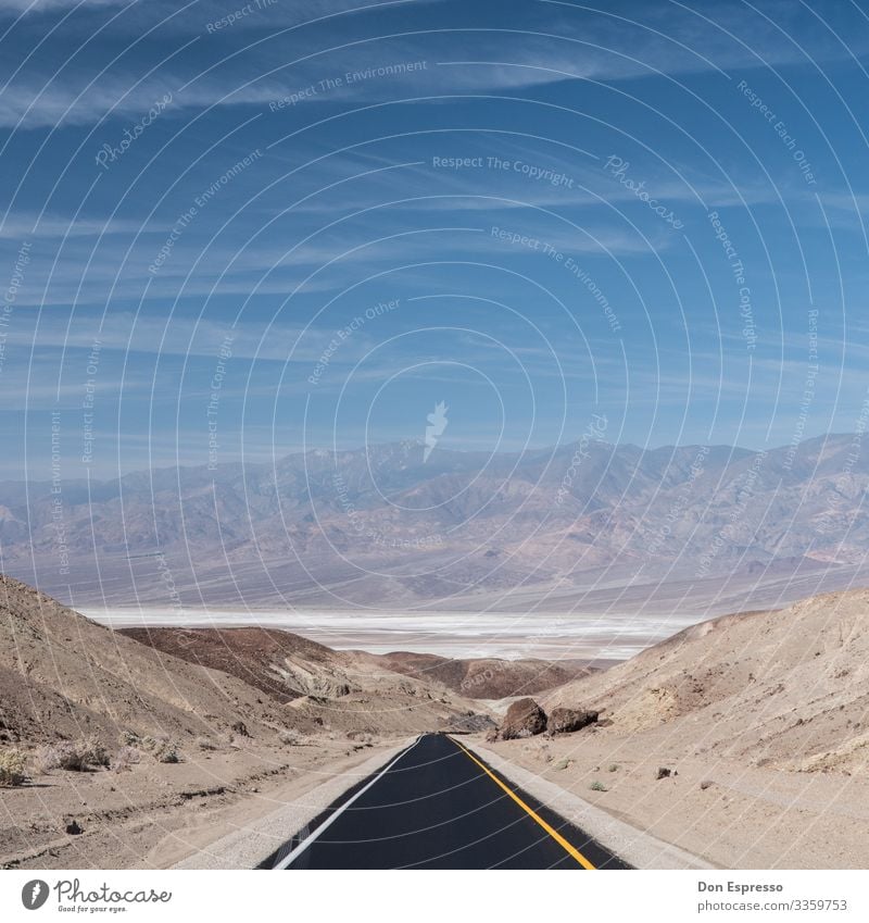 Tal des Todes Ferien & Urlaub & Reisen Tourismus Ausflug Abenteuer Ferne Freiheit Landschaft Wärme Dürre Schlucht Wüste Death Valley National Park Straße fahren