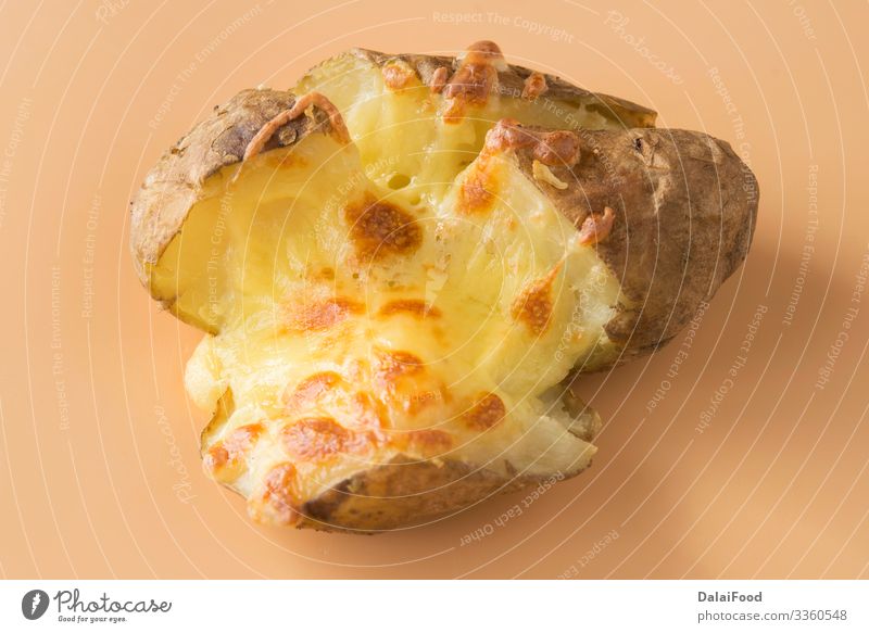 Pellkartoffeln mit Cheddar-Käse Jacke Diät England Lebensmittel backen kochen & garen brauner Hintergrund Kartoffeln geschreddert Farbfoto