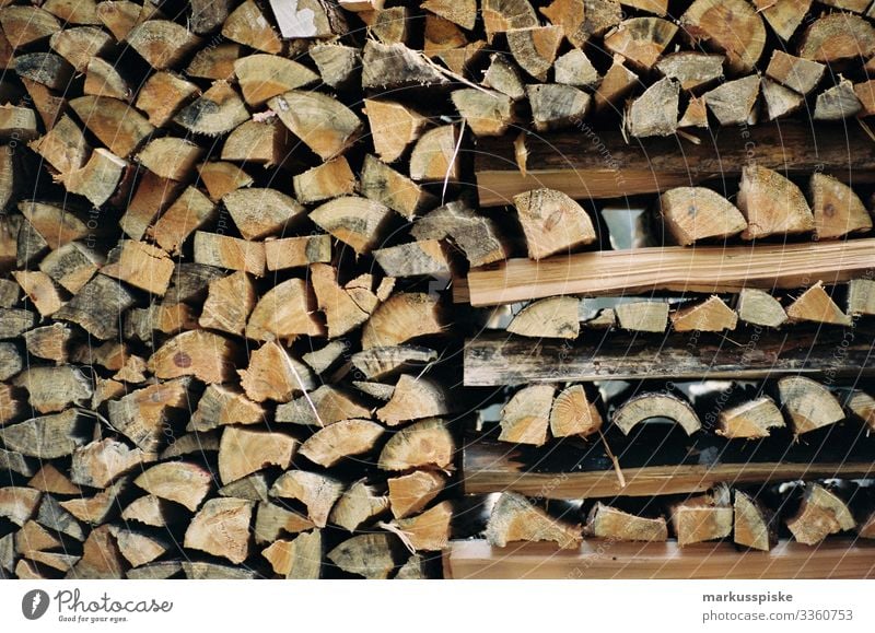 Holzstapel Brennholz nachhaltig Emission emissionsrecht emissionsneutral Feuer Wärme Analogfotografie analog Brennmaterial analoge Fotografie 35mm