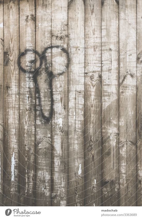 Pullermann Lifestyle Stil Holz Zeichen Graffiti authentisch dreckig trashig trist Stadt Erotik skurril Tabubruch Penis kindisch anstößig Farbfoto