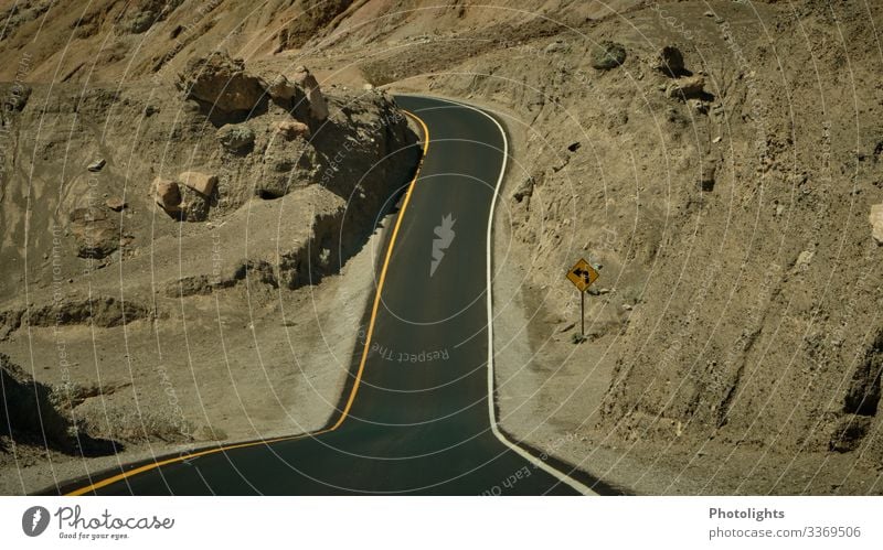Straßensenke - Death Valley - USA Ferien & Urlaub & Reisen Abenteuer Sommer Rundreise Umwelt Natur Landschaft Erde Sand Klima Wärme Dürre Hügel Felsen Wüste