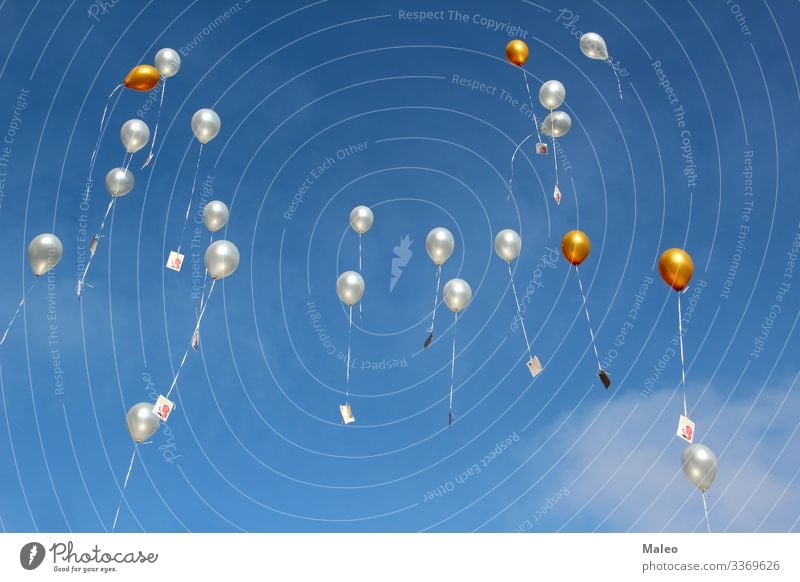Luftballons mit Wünschen fliegen zum Himmel abstrakt Hintergrundbild Ballone Geburtstag blau Karneval Feste & Feiern Farbe mehrfarbig Tag