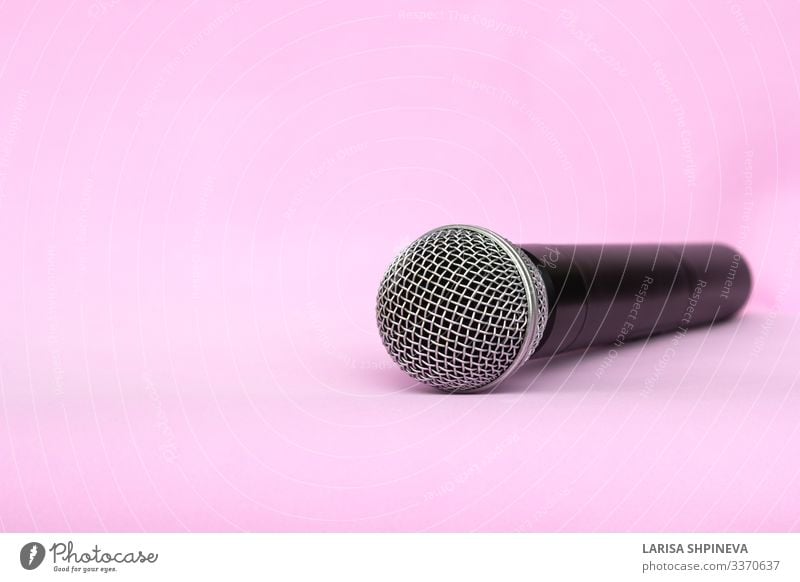Drahtloses Silbermikrofon für Karaoke Stil Freizeit & Hobby Entertainment Musik sprechen Technik & Technologie Konzert Sänger Medien Metall Kommunizieren stehen