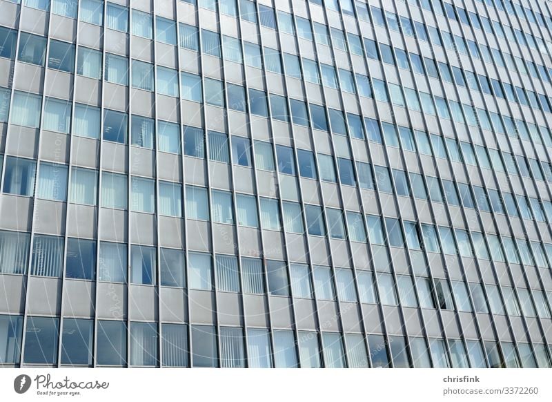 Hochhausfassade Glas Farbfoto alt Glasfassade Bürogebäude Schule lernen Arbeit & Erwerbstätigkeit Metall Beton Stein Industrieanlage Turm Fassade Fenster