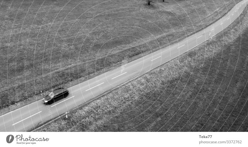 #Autofahrt SW Verkehr Verkehrsmittel Verkehrswege Straße ästhetisch Landstraße Farbfoto Außenaufnahme Luftaufnahme