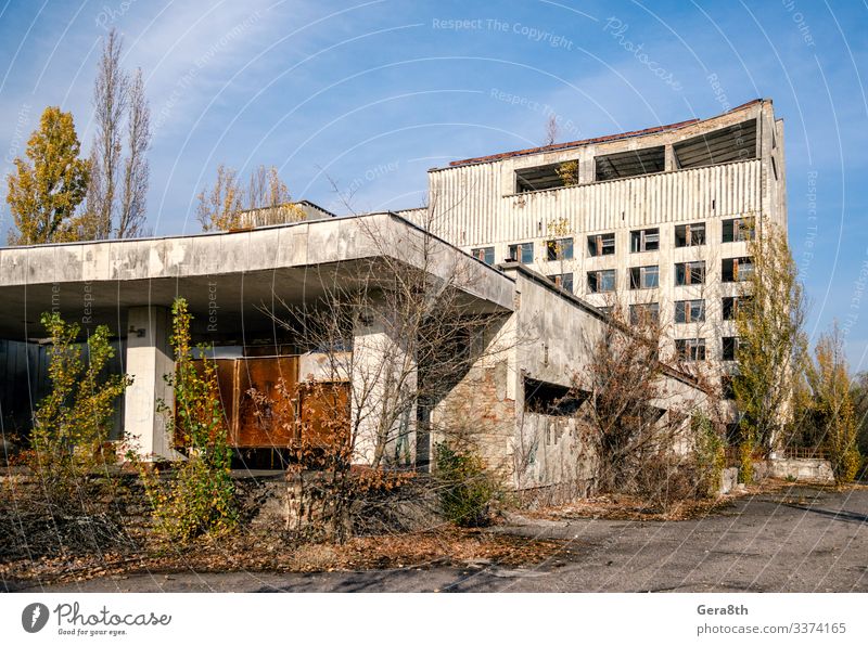verlassenes Hotel in der leeren Stadt Tschernobyl ohne Menschen Ferien & Urlaub & Reisen Tourismus Ausflug Haus Pflanze Himmel Wolken Herbst Baum Gebäude