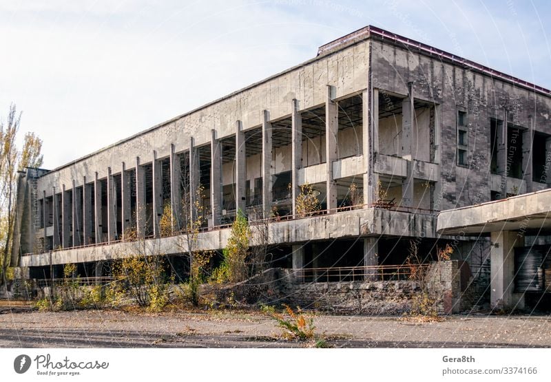 verlassenes Hotel in der leeren Stadt Tschernobyl ohne Menschen Ferien & Urlaub & Reisen Tourismus Ausflug Haus Pflanze Himmel Wolken Herbst Baum Gebäude