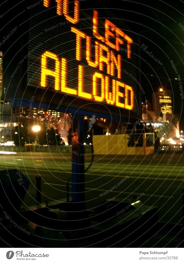 no U-turn Straßenbeleuchtung Verkehrsschild Beleuchtung Stadt Australien u-turn signallicht Signal
