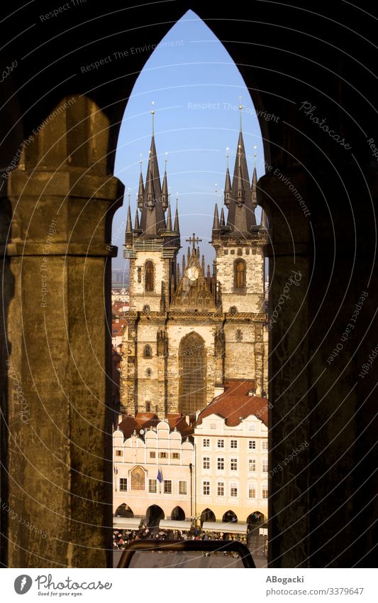 Die Tyn-Kathedrale in Prag Vom Rathausturm Architektur Barock Gebäude Kapital Zentrum Kirche Großstadt Stadtbild Kultur Tschechen Ausflugsziel Europa berühmt