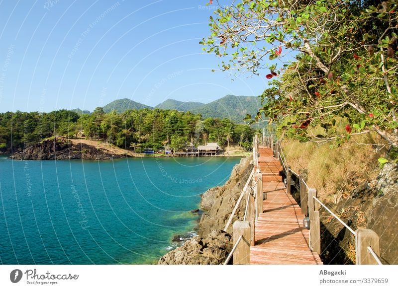 Meeresküste der Insel Ko Chang in Thailand Asien Klippe Küste Küstenstreifen Küstenlinie Ausflugsziel Flora Golf Lagune Natur im Freien Paradies MEER
