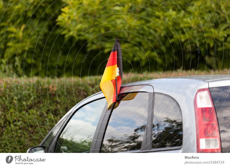 Flagge der Bundesrepublik Deutschland oder Deutschlandfahne - ein