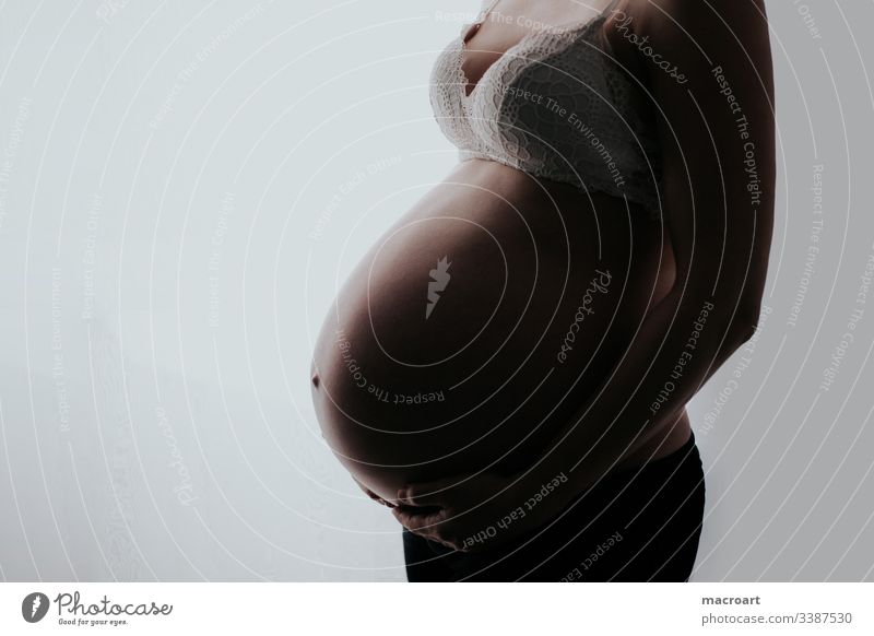 Babybauch babybauchshooting studio schmetterlinge regenbogenkind frühchen kindstod schwangerschaft mädchen kugel geburt angst pränatal neugeborenes frau feminin