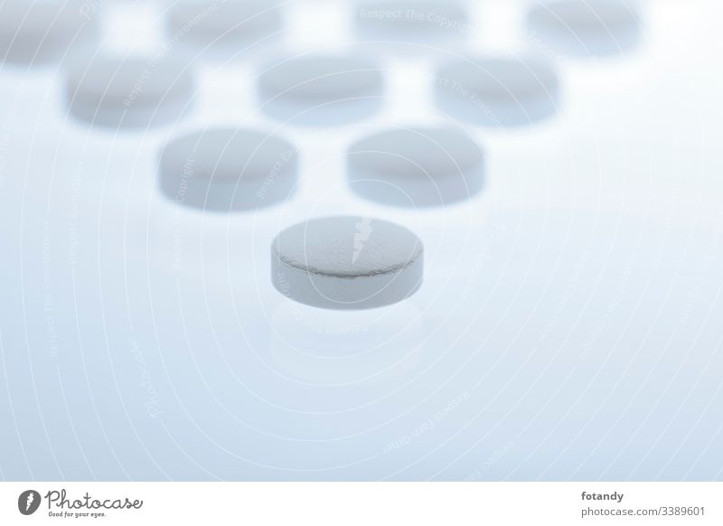 Dreieckige Tablettenanordnung hintergrund Gruppe Hartkapsel gepresst Darreichungsform Stillleben Vitamine Formation Formular heilen Objekt Medikament Makro