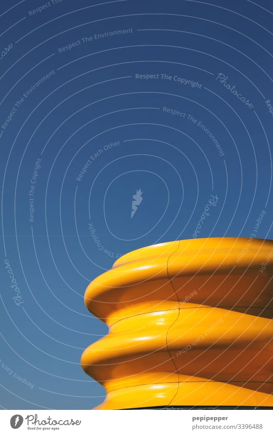 gelb, Gewinde Himmel blau Menschenleer Nahaufnahme Korkenzieher Farbfoto Detailaufnahme Kunst Strukturen & Formen