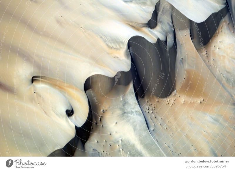 Bauten aus Sand, bizarre Gebilde aus Sandvom Wind geformt! Farbfoto Tagesaufnahme Nahaufnahme   Wenig Farbe Menschenleer freie Flächen