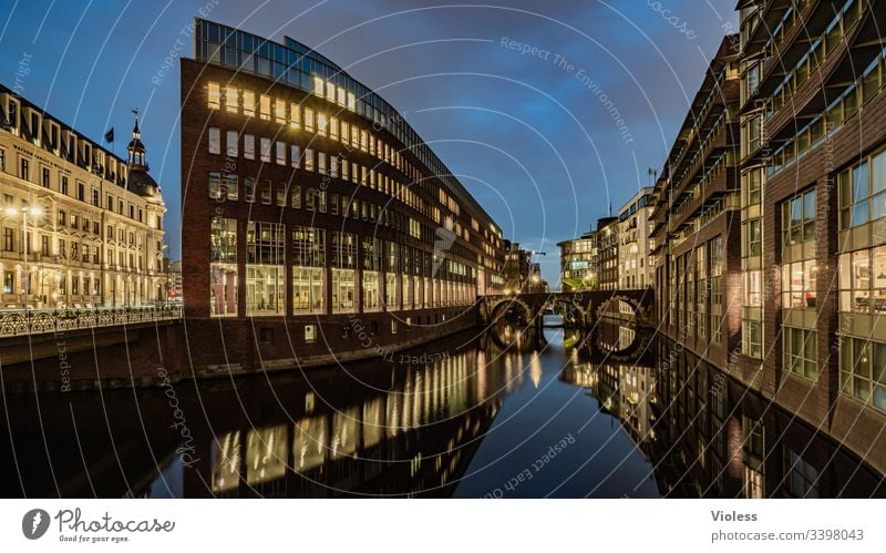 Hamburg, Stadthausbrücke, Nacht, Lichter, Langzeitbelichtung Brücke Büro Fleet Dunkel Spiegelung Architektur