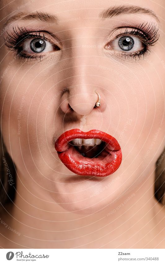 Red lips elegant Stil schön Kosmetik Schminke Lippenstift feminin Junge Frau Jugendliche Gesicht Mund 1 Mensch 18-30 Jahre Erwachsene Accessoire Piercing blond