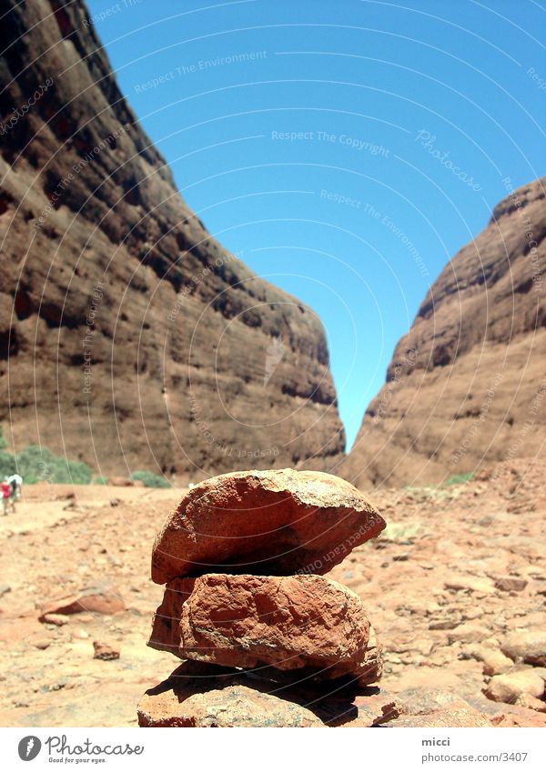 Kata Tjutas Ayers Rock National Park Physik Dürre Australien Wüste The Olgas rote Erde Wärme Stein Sand