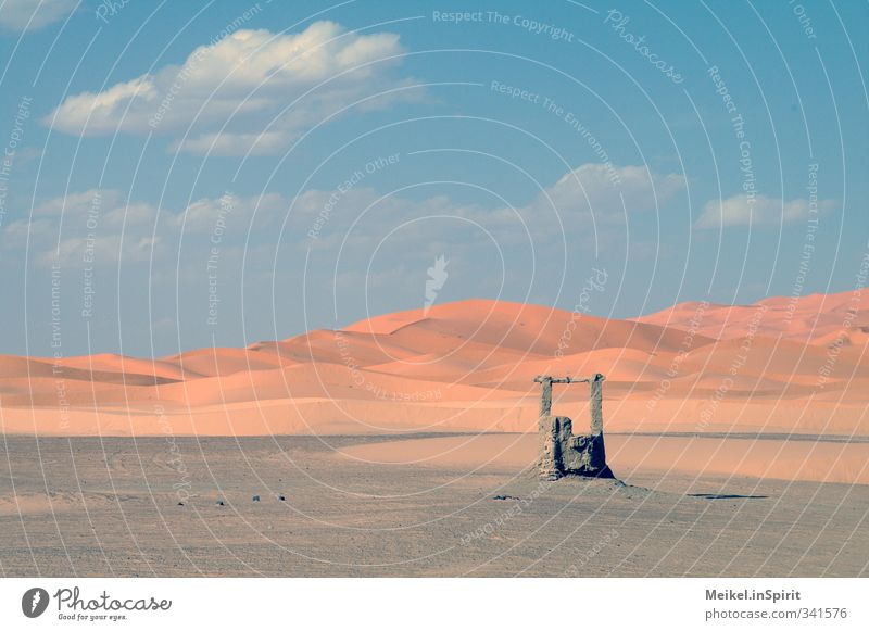 Brunnen Landschaft Klima Klimawandel Wärme Dürre Wüste Sahara Erg Chebbi Düne Wasserstelle heiß trocken Warmherzigkeit ruhig Durst Fernweh Einsamkeit