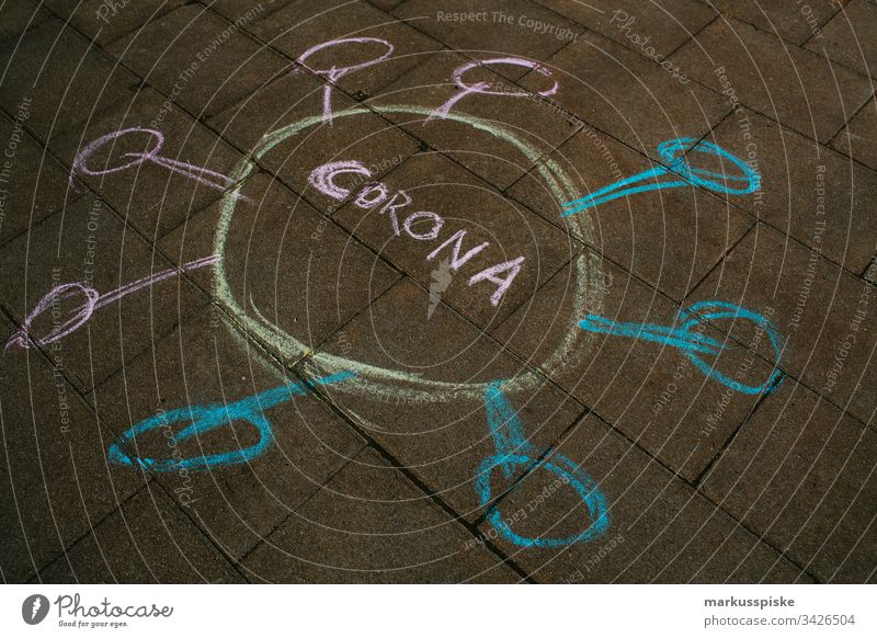 Symbolisch Kreide Malerei CORONA Virus Alarm gefährlich Corona-Virus coronavirus Coronavirus SARS-CoV-2 coronakrise symbolisch malerei Kreidezeichnung