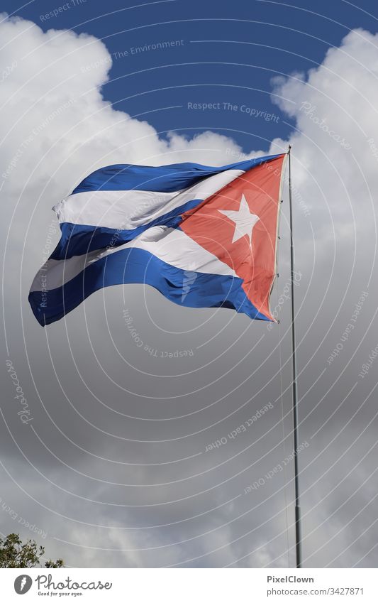 Kubanische Flagge Ferien & Urlaub & Reisen Menschenleer Havanna Reisefotografie Blauer Himmel Flaggenmast Sightseeing Urlaubsstimmung Insel