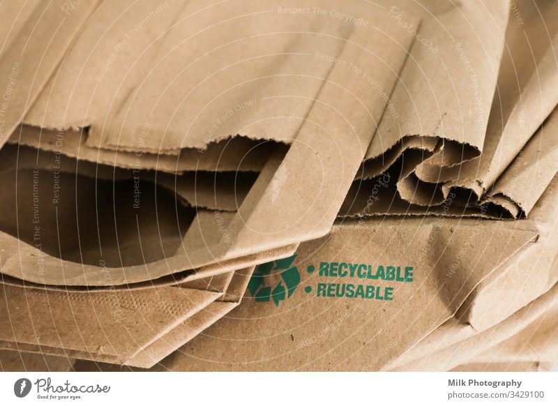 Wiederverwendbare und recycelbare Papiertüte Nahaufnahme Imbissbude Single Sale Sack Einzelhandel Recycling wiederverwerten Kauf offen Merchandise Einwegartikel