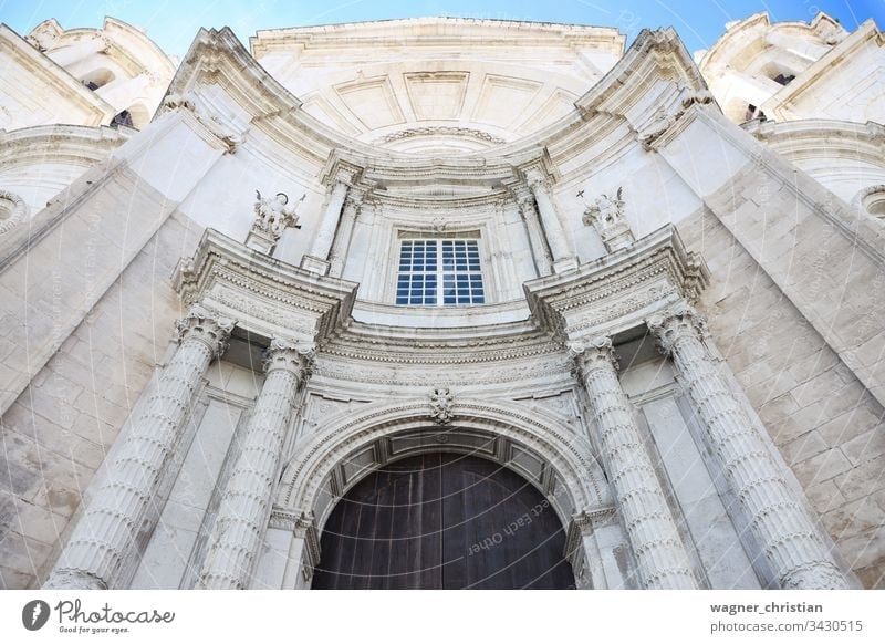Kathedrale von Cádiz Cadiz Kirche Außenseite Eingang Tür Turm Barock Santa Cruz Spanien Andalusia Europa mittelalterlich Architektur reisen Dom Wahrzeichen