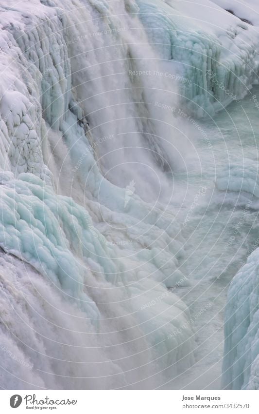 Eis- und Schneewasserfälle in Island Fluss Wasserfall kalt Winter Natur weiß Hintergrund reisen Tourismus Schönheit Außenaufnahme Ferien & Urlaub & Reisen