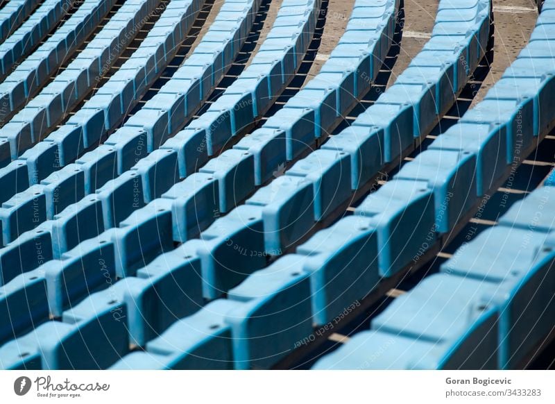 Sitze im Stadion leer Sport Hintergrund blau niemand im Freien Arena Reihe Öffentlich Kunststoff Sitzgelegenheit Amphitheater Architektur Spiel Linie Abschnitt