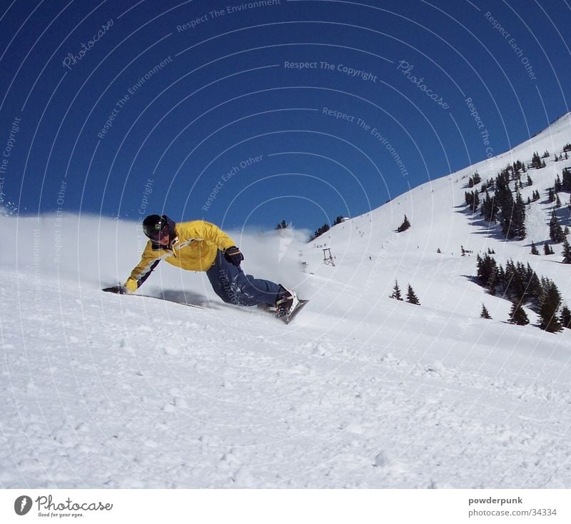 Powercarver Snowboard heizen Winter Aktion Sport Schnee Race Skipiste Wintersport Pulverschnee Freestyle Abfahrt Kurvenlage schwungvoll Schwung 1 abwärts
