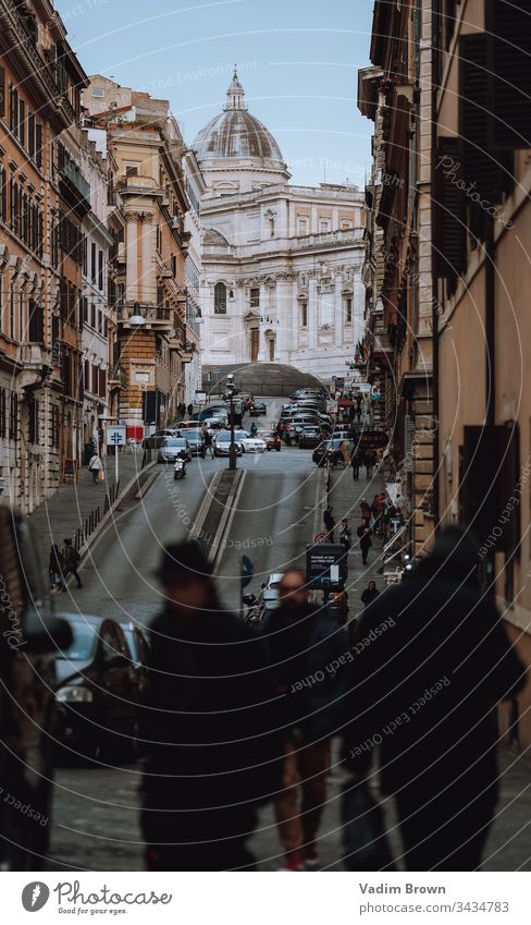 Straße in Rom Menschen Builds
