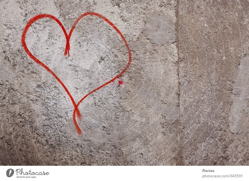stadtherz Glück Flirten Valentinstag Bauwerk Mauer Wand Beton Zeichen Graffiti Herz Linie Brunft Liebe Sex trashig grau rot Gefühle Stimmung Freude Fröhlichkeit