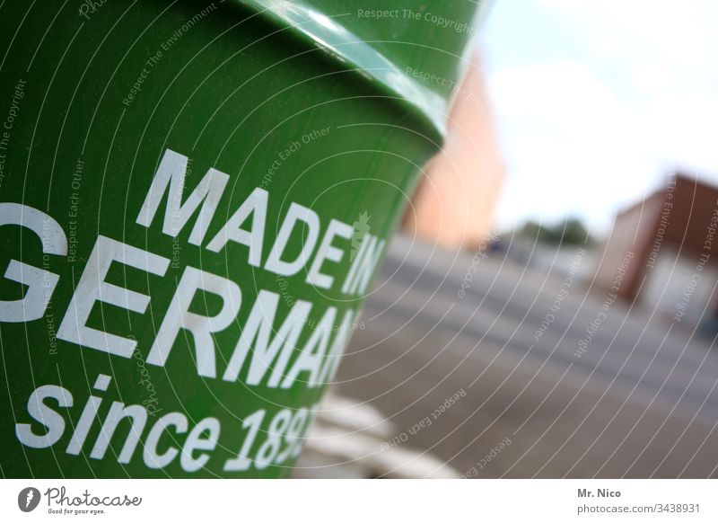 Made in Germany Tonne grün Grüne Tonne Handel Industrie Schriftzeichen Schilder & Markierungen Verpackung Konkurrenz Leistung Qualität Wachstum Ölfass