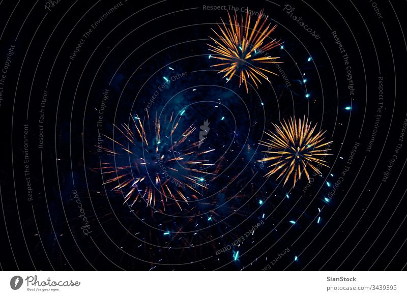 Feuerwerk zur Osterfeier, Korfu - Griechenland Hintergrund neu Auferstehung Jahr Feier weiß Nacht Juli Himmel Farbe Ostern Party Veranstaltung rot Licht gelb