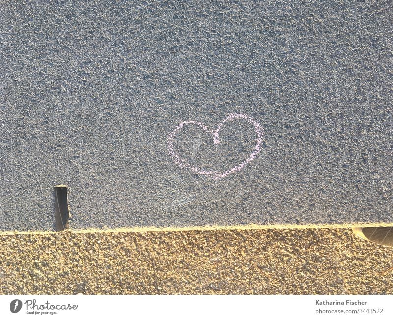 Herz herzlich herzförmig Graffiti Wand Symbole & Metaphern rosa Kreidezeichnung Farbfoto Liebe Romantik Außenaufnahme Menschenleer rot Zeichen Gefühle Tag Mauer