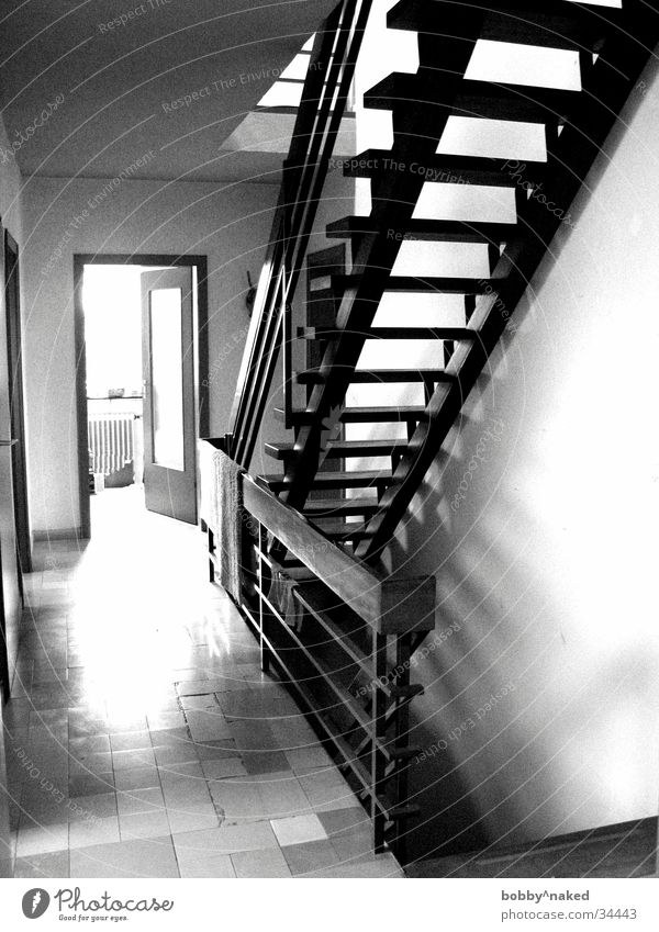 Treppenhaus Licht Architektur Lichterscheinung Schatten Kontrast Fliesen u. Kacheln