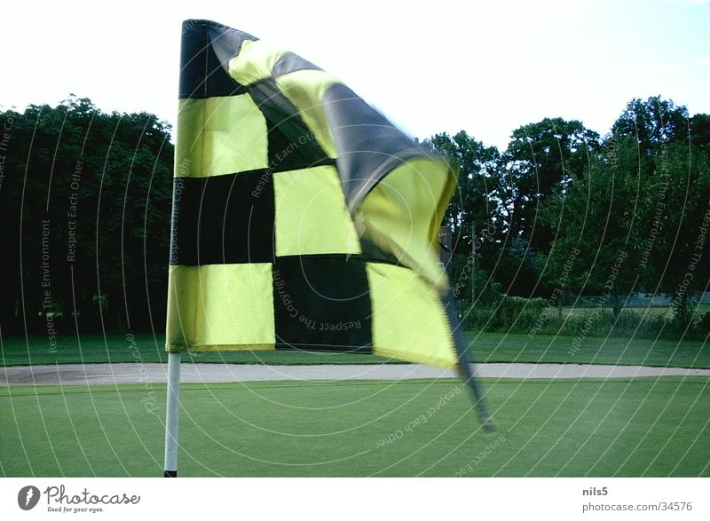 Golffahne Fahne Platz gelb schwarz Treffer Sport Wind Ecke Ziel Loch