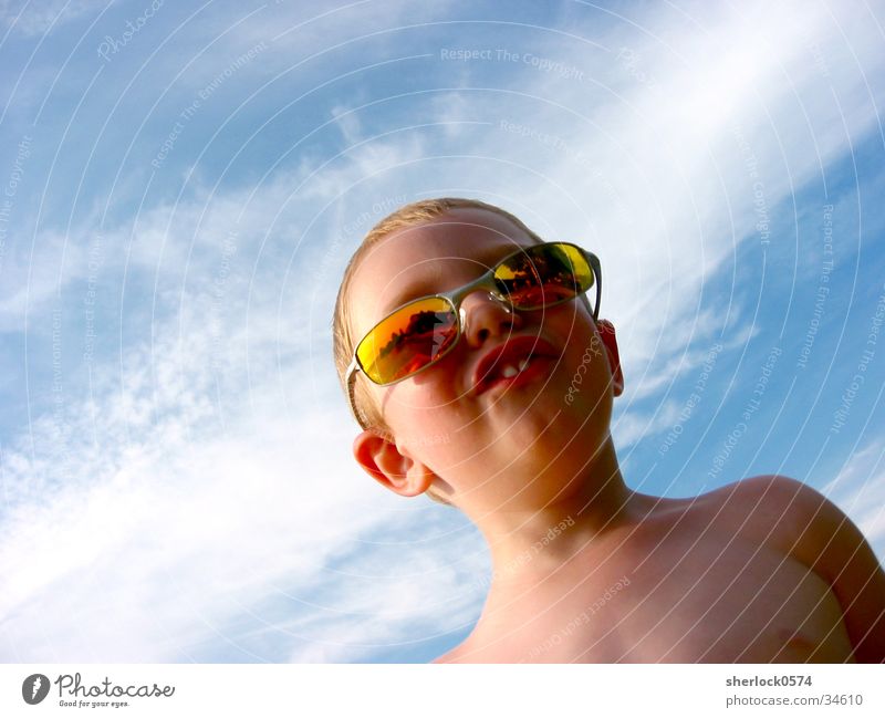 Los Brillos (2) Kind Sonnenbrille Wolken Himmel Farbe Zähne