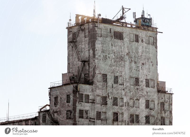 hohes altes Gefängnisgebäude in der Ukraine Architektur Gebäude Großstadt zugeklappt Korruption Verbrechen Krise eveurope trist geschützt Inhaftierung Niemand