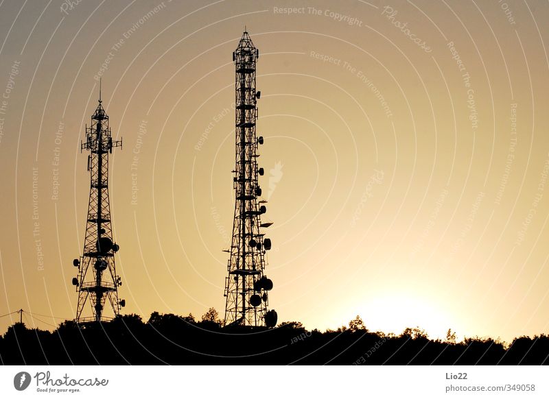 Antennenmasten Himmel Sonnenuntergang Technik & Technologie Pylon Turm Sendeleistung Silhouette orange Elektrizität elektrisch Stahl Radio Netzwerk Gerät
