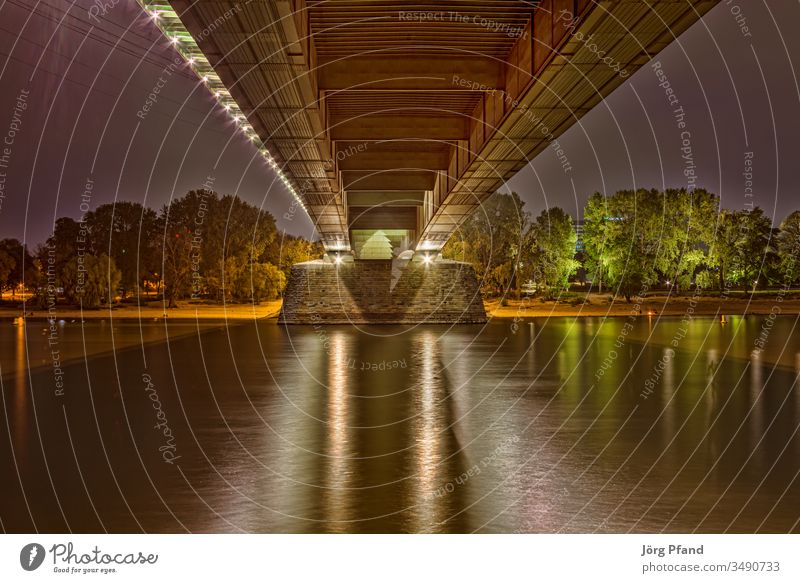 Unter der Kölner Zoobrücke HDR Nacht unten am fluss Rhein Deutschland Eur Europa Ufer Bäume Licht beleuchtete quader rheinufer Long exposure Langzeitbelichtung
