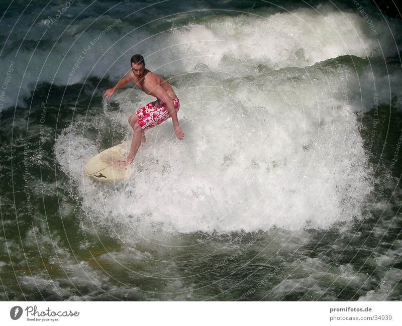 Achtung Welle! Surfer Surfbrett Wellen Gischt Sport Wasser