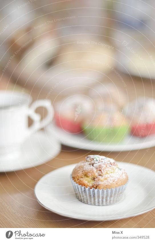 Muffin Lebensmittel Teigwaren Backwaren Kuchen Dessert Ernährung Frühstück Kaffeetrinken Getränk Heißgetränk Feste & Feiern Geburtstag klein lecker süß Geschirr