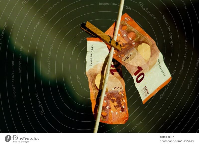 2x zehn Euro bank bargeld bestechung bezahlung einnahmen euro finanzen geldschein korruption papiergeld schwarzgeld spielgeld steuer steuereinnahmen vermögen