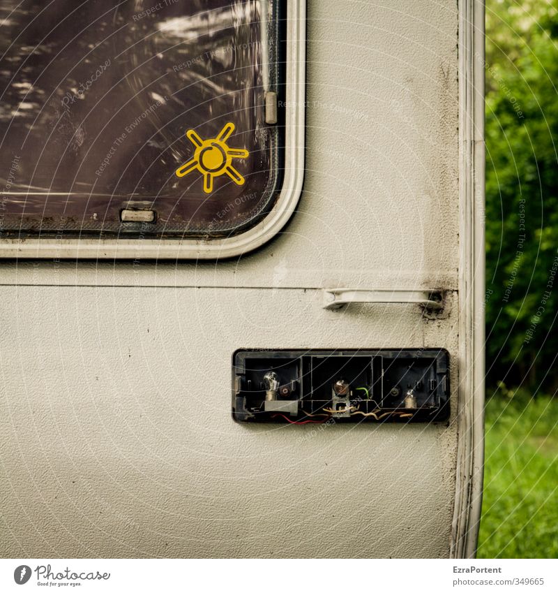 es werde Licht Ferien & Urlaub & Reisen Camping Sommer Sonne Wohnmobil Anhänger Zeichen alt dreckig trashig gelb weiß leuchten Lampe kaputt Sonnenstrahlen