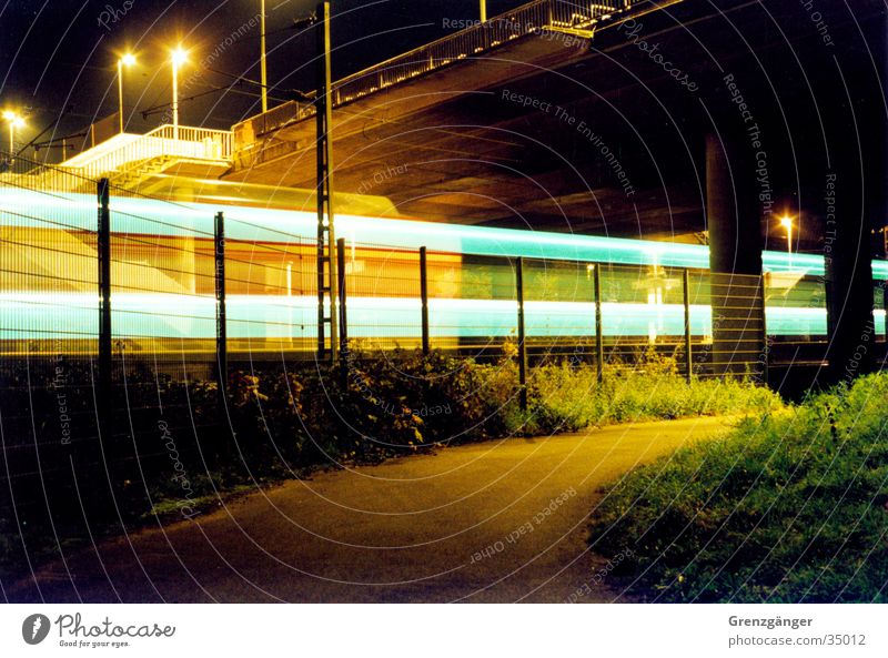 Express Nacht Langzeitbelichtung Licht Eisenbahn Geschwindigkeit Verkehr Doppelstocker Bewegung