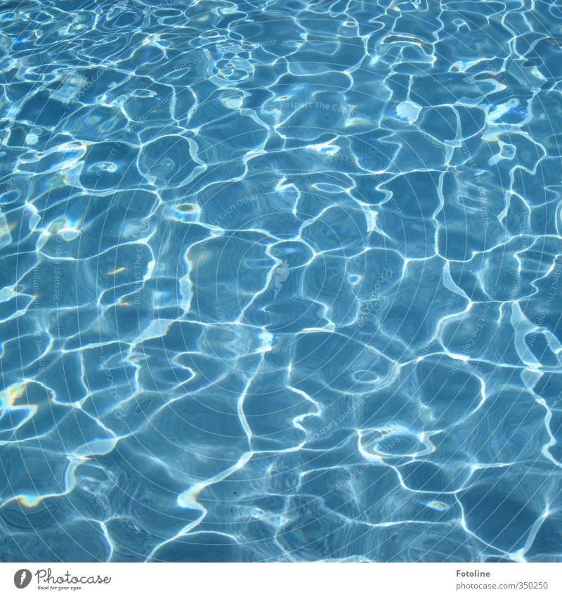 total blau Wasser Coolness Flüssigkeit frisch hell kalt nass Schwimmbad Sommer sommerlich Ferien & Urlaub & Reisen Erfrischung Schwimmen & Baden Farbfoto