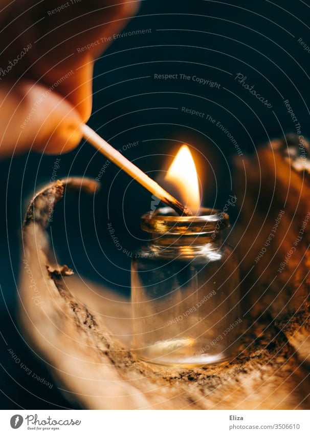 Streichholzexperimente Flamme Glasfläschchen Fläschchen brennen konservieren Holz stimmungsvoll anzünden Brand Feuer Wärme zündeln