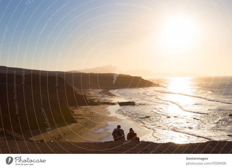 Pared Beach, Fuerteventura, Kanarische Inseln, Spanien La Pared geschält Strand Paar romantisch Ansicht Landschaft Sonnenuntergang Wasser Natur MEER Meer reisen